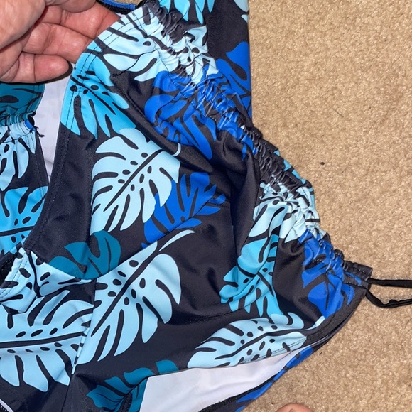 Tankini - Picture 3 of 6